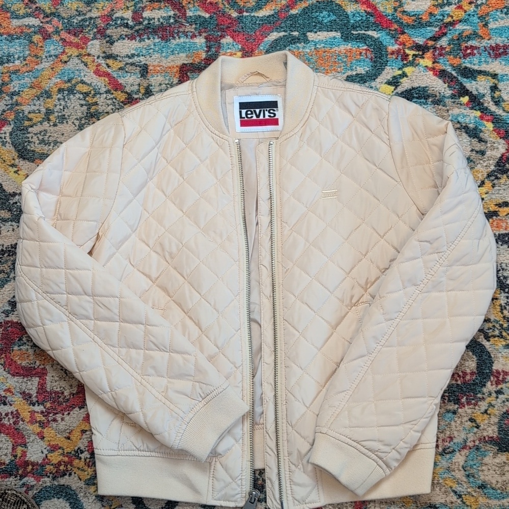 Levis Beige quilted jacket Small NWOT
